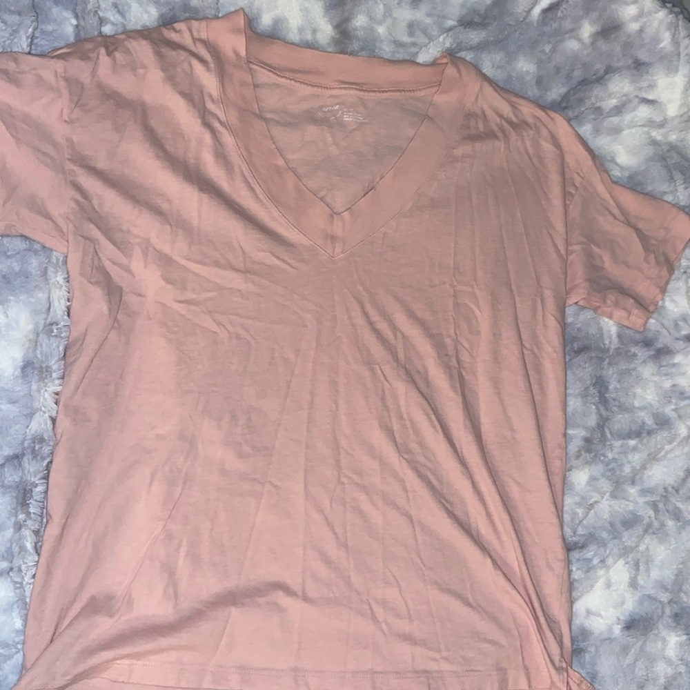 Aerie light pink t-shirt